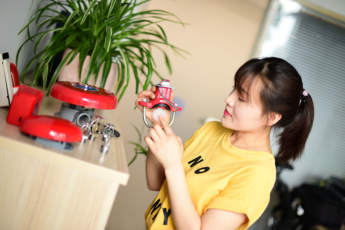 委婉拒绝同事请吃饭怎么高情商回复