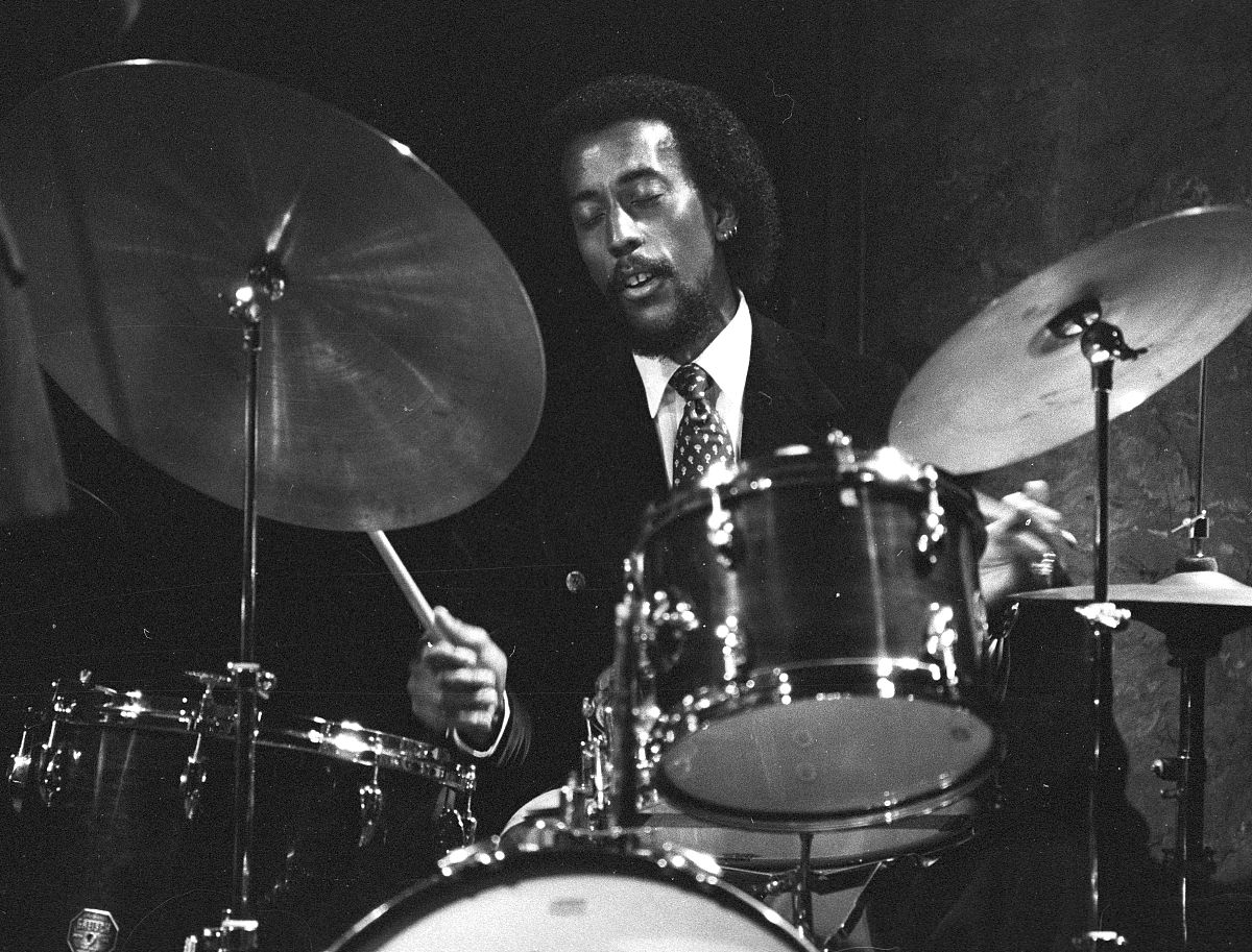 san francisco - circa 1979: photo of roy mccurdy performing in s