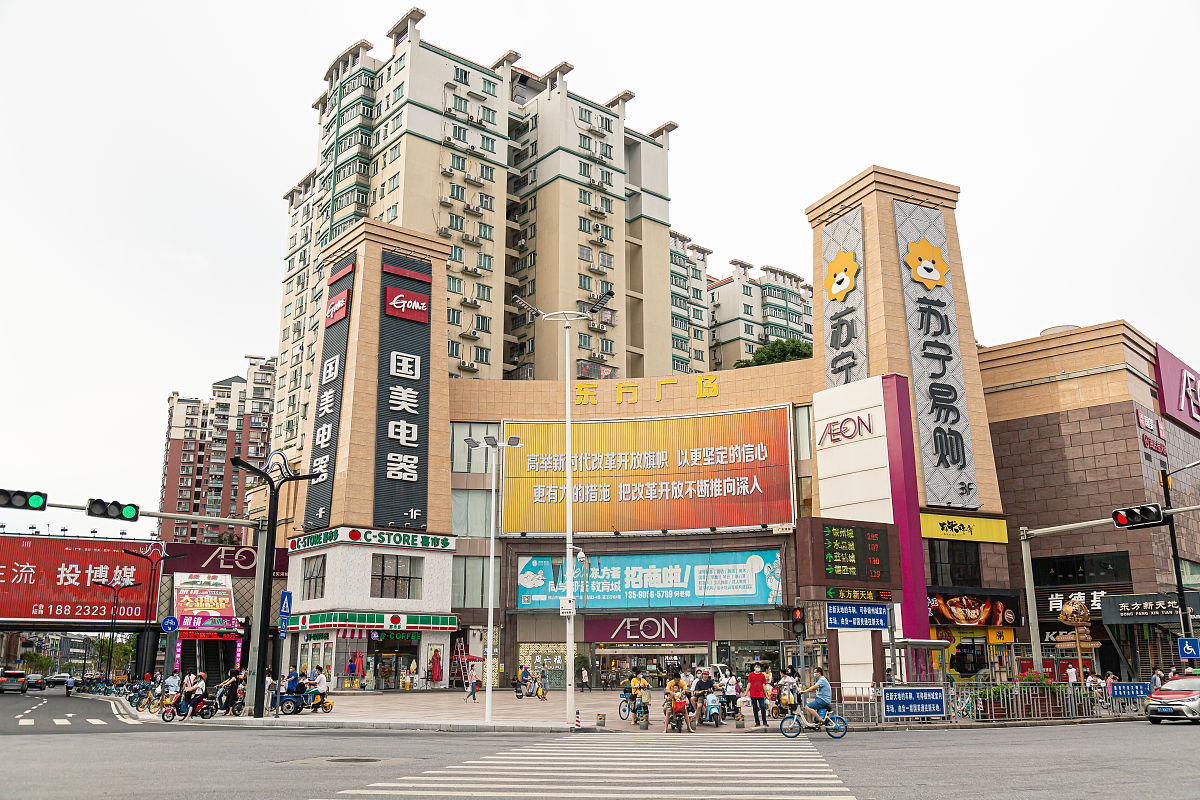 2021年6月14日,广东佛山禅城区,新冠病毒疫情下的东方广场,昔日的热闹