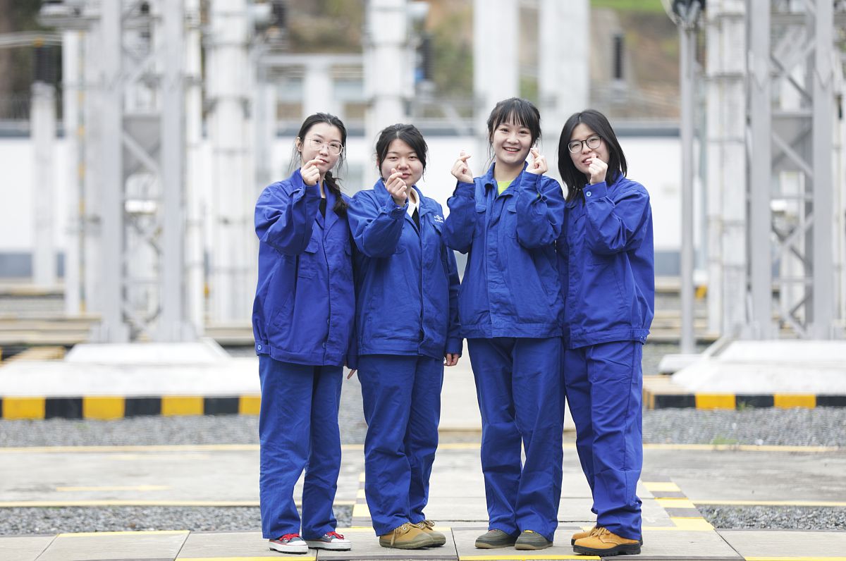 江苏2023年男生在铁路学校学什么好-怎么样