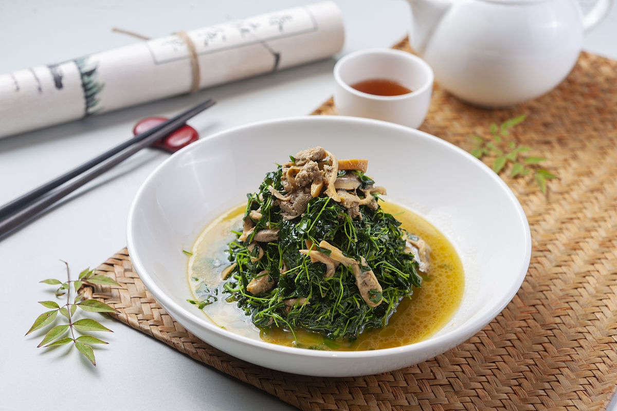 对崔译文事迹进行简单描述