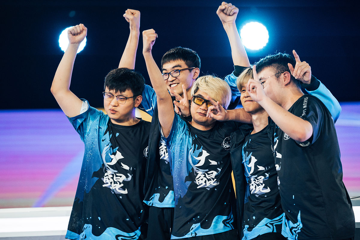 巨神战击队3手游更新：全新角色、副本、装备系统上线！