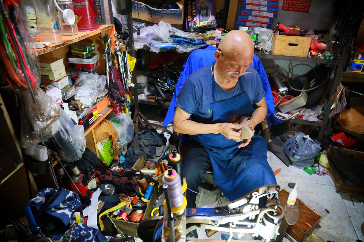 502胶水能粘鞋子开胶吗？| 修鞋技巧 | 开胶修复