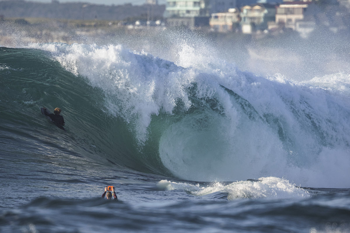 浙江发布海浪黄色警报！台风“小犬”来袭，沿海地区需警惕巨浪