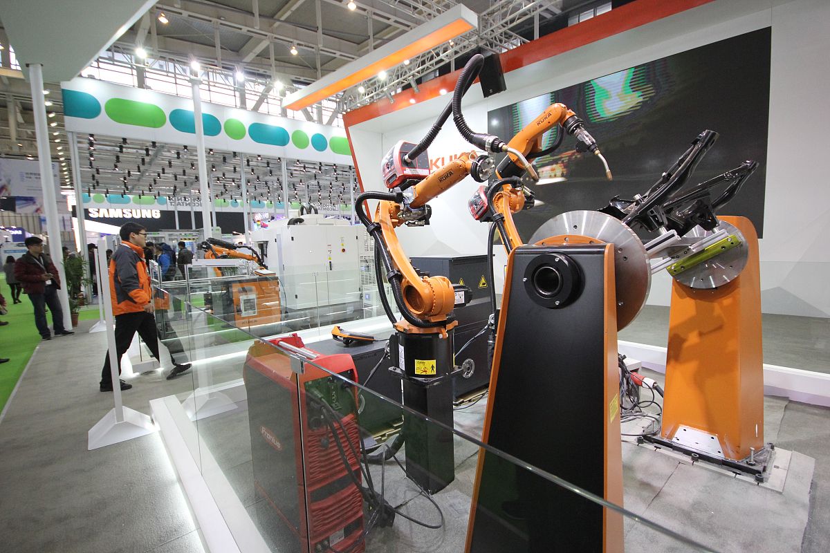 贵阳市职业学校工业机器人专业