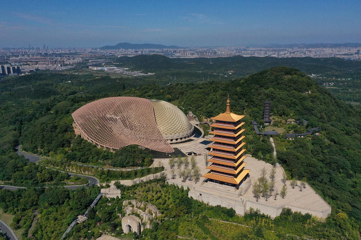 南京牛首山佛顶寺里有南京菩萨吗你好亲~!感谢咨询！