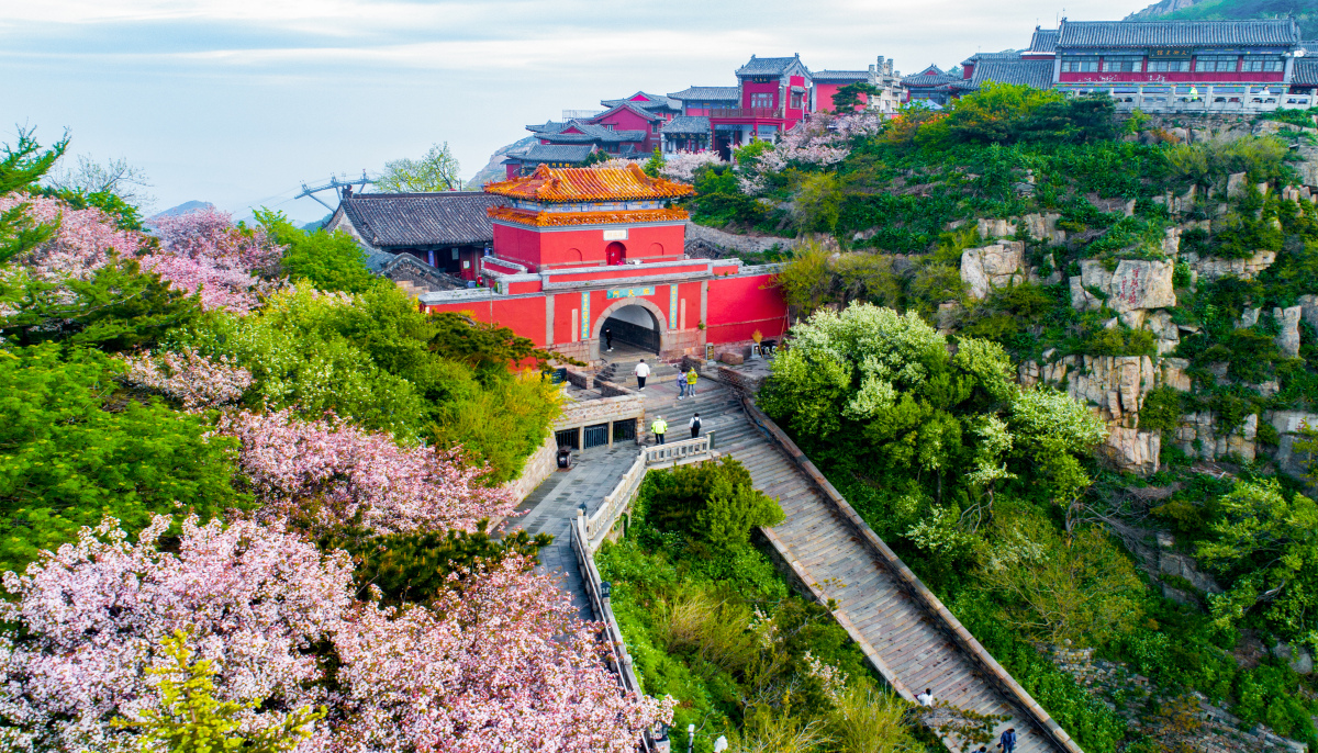 泰岳之巅,四大名山之首:泰山探秘之旅