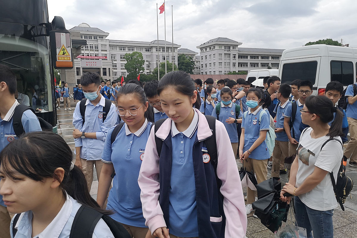 西双版纳州勐腊县民族中学2022年招生简章