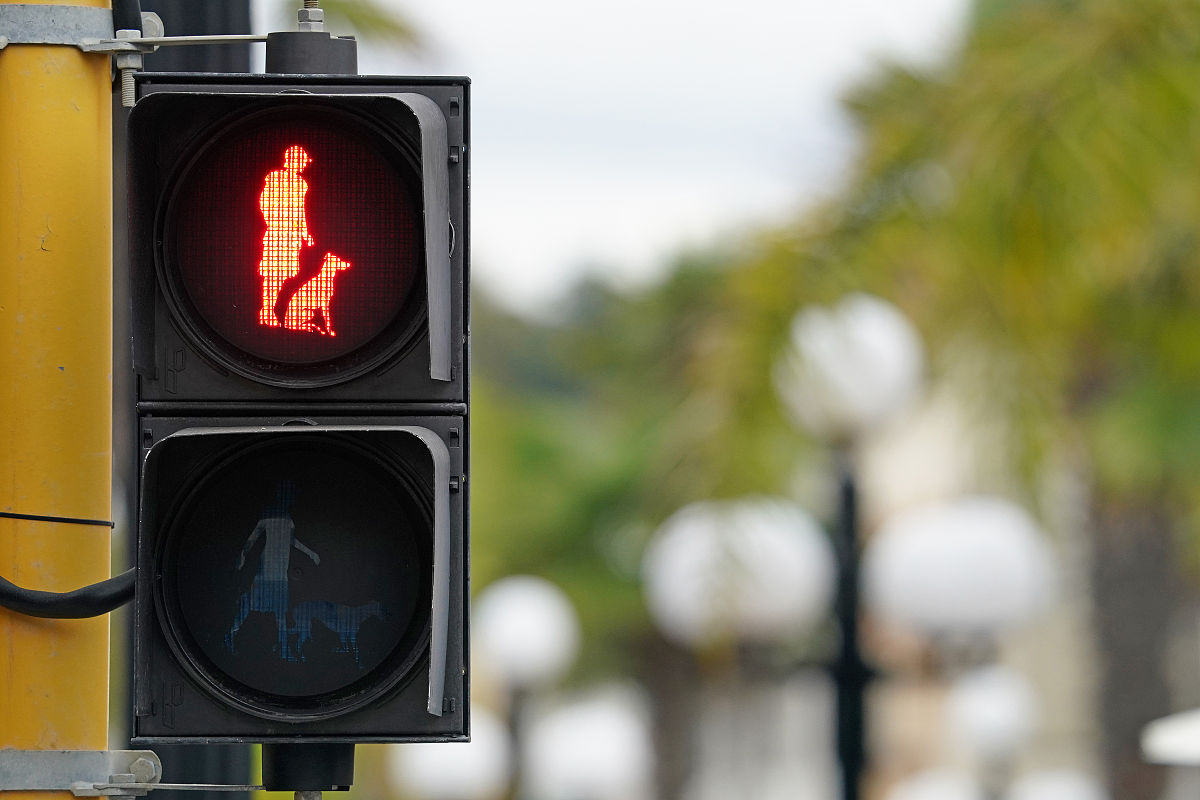 假设PCB板材的介电常数为4对于24inch的内层传输线信号大约需要 才能传输到末端4ns6ns2ns8ns