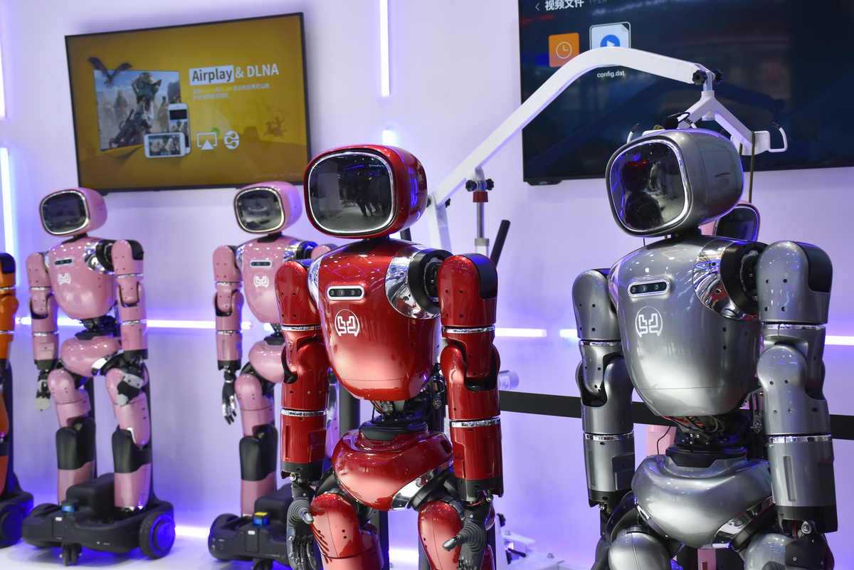 机器人：原理、种类、应用与未来发展