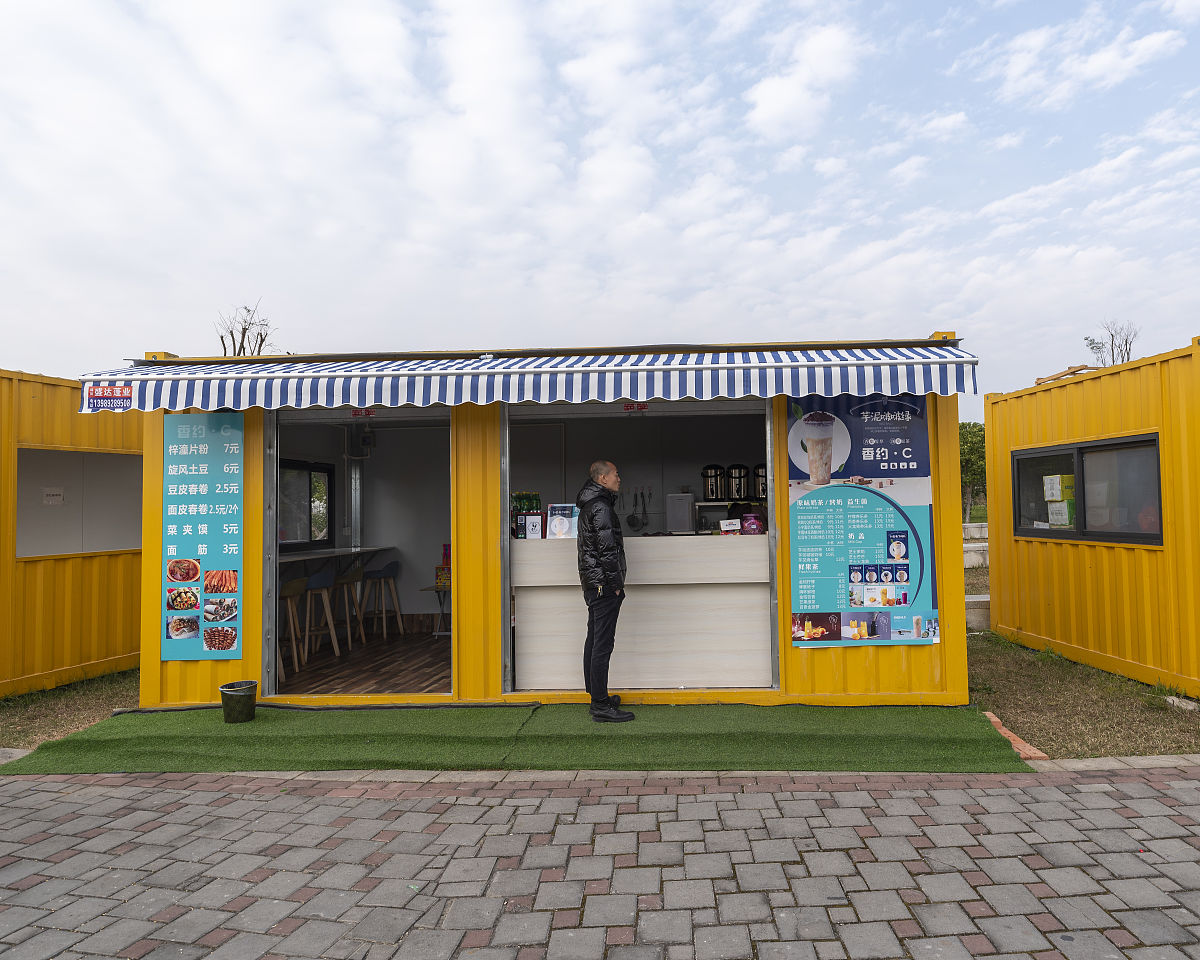 济南创高集装箱咖啡店：户外空间打造艺术与美味的独特体验