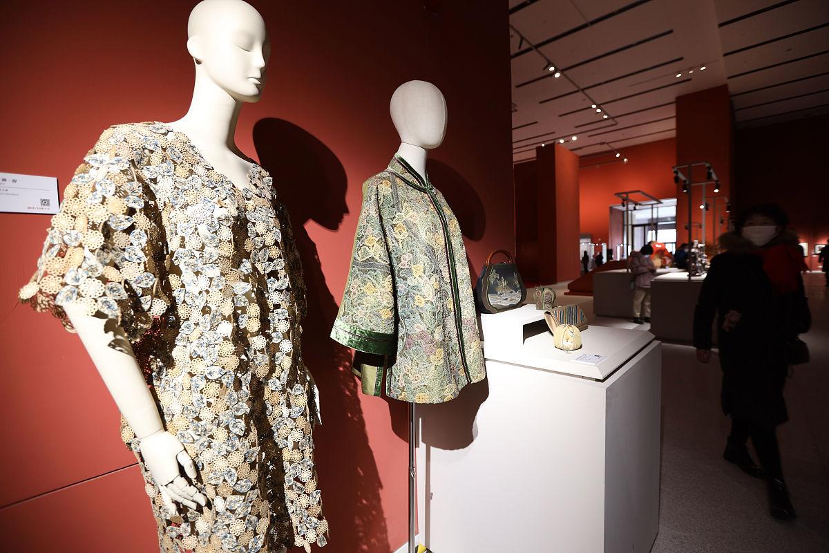 胶州市职业教育中心校工艺美术品设计就业容易吗