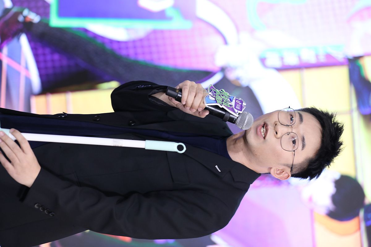 2020年11月14日,上海,明星出席综艺《神奇公司在哪里》的发布会.杨迪