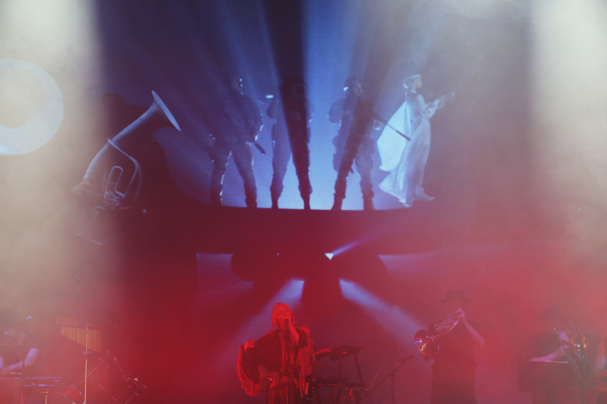 Reol - 日本音乐人，电子摇滚、流行民谣风格，代表作品No title等