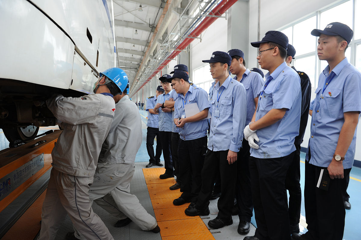 成都铁路司机学校优势：专业、实用、就业机会多