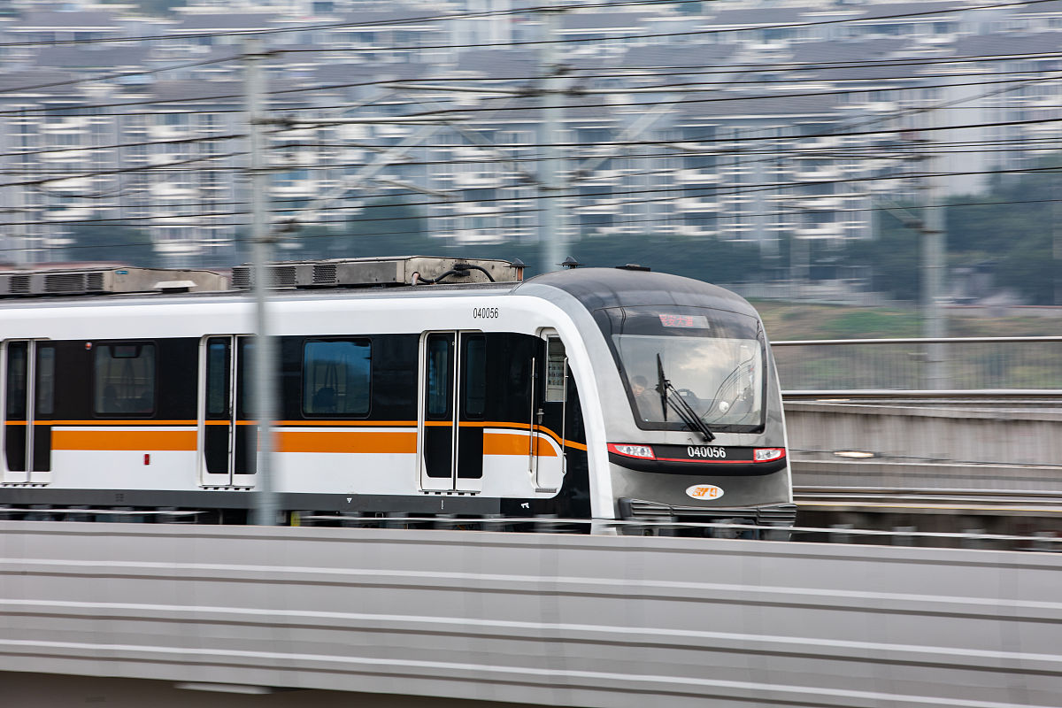 2城市轨道交通客运服务质量影响因素分析	121城市轨道交通客运服务质量影响因素分析	1211运营质量	2212感知质量	222地铁客运服务满意度的影响因素	33西安市地铁客运服务质量存在的问题	331安检设置点少早高峰易造成拥挤	332主动服务意识欠缺特殊人群关怀不足	433服务水平参差不齐缺乏统一的服务标准	434地铁车站和车厢内乘车秩序有待提高	44西安市地铁客运服务质量客运服务质量提升的对策