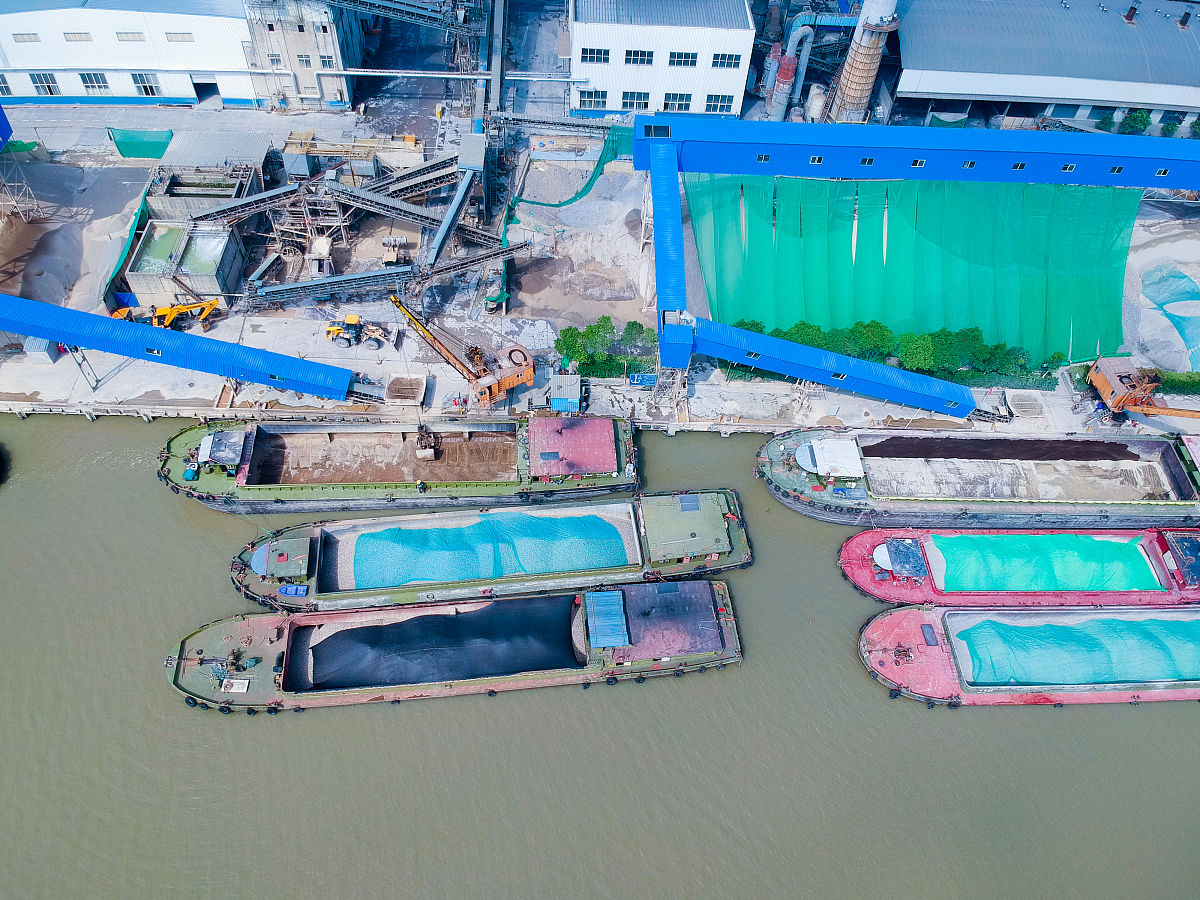 镇江港：长江三角洲重要枢纽，连接江海物流