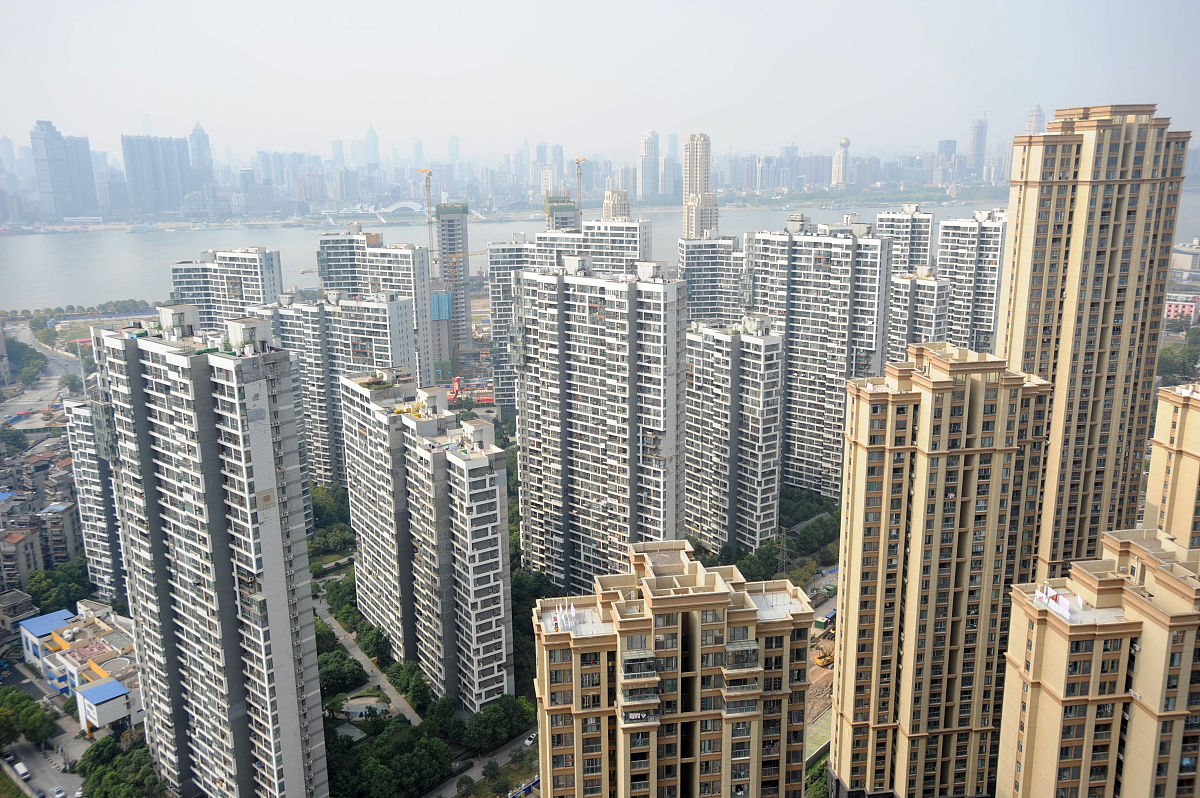 请帮忙推荐一下武汉售价在300万的房子