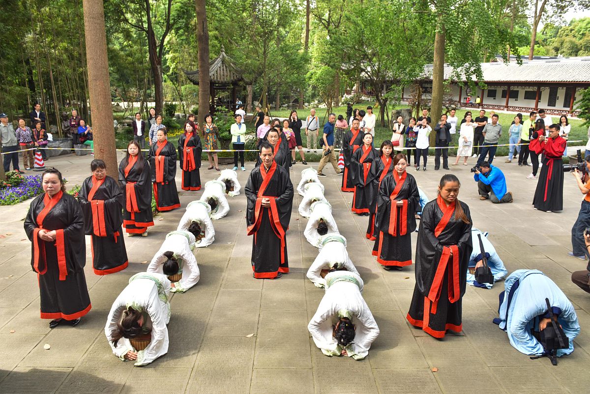 2020年抚顺县职业高级中学招生简章 - 专业设置 | 招生流程 | 学费标准