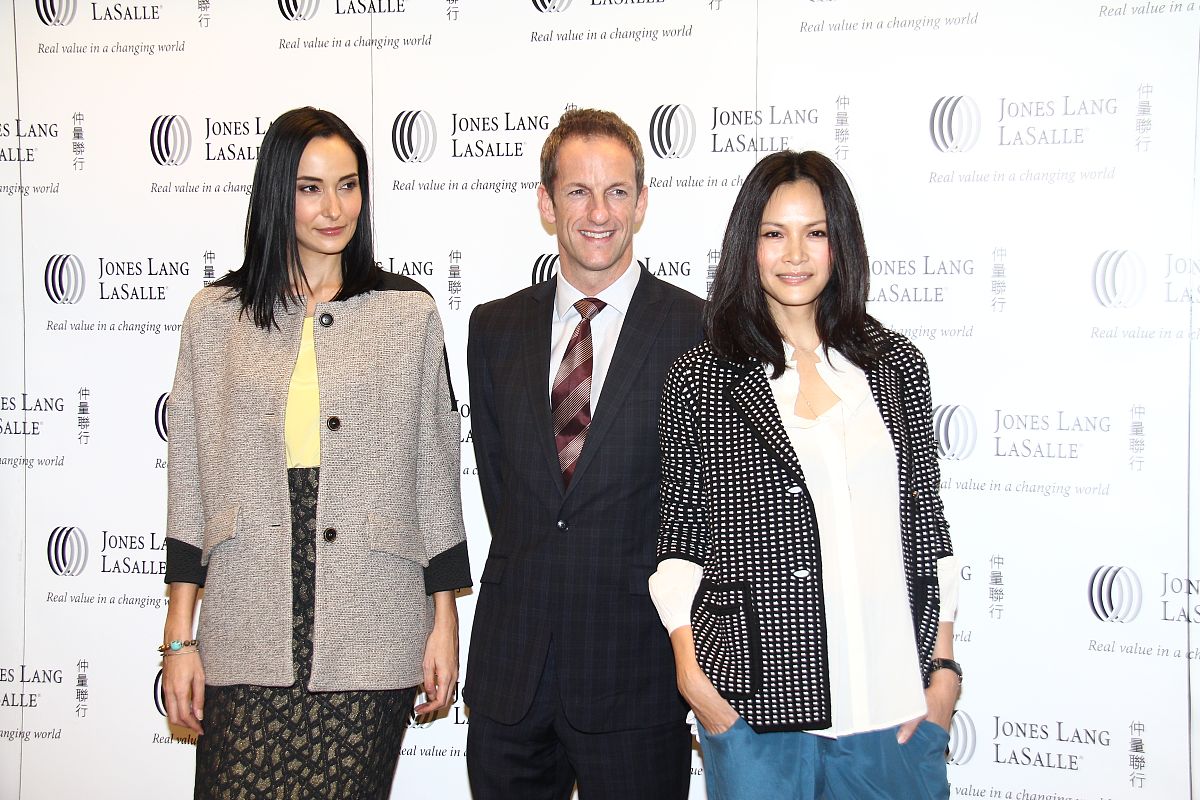 Maye Musk：模特、营养师，马斯克母亲的专业领域