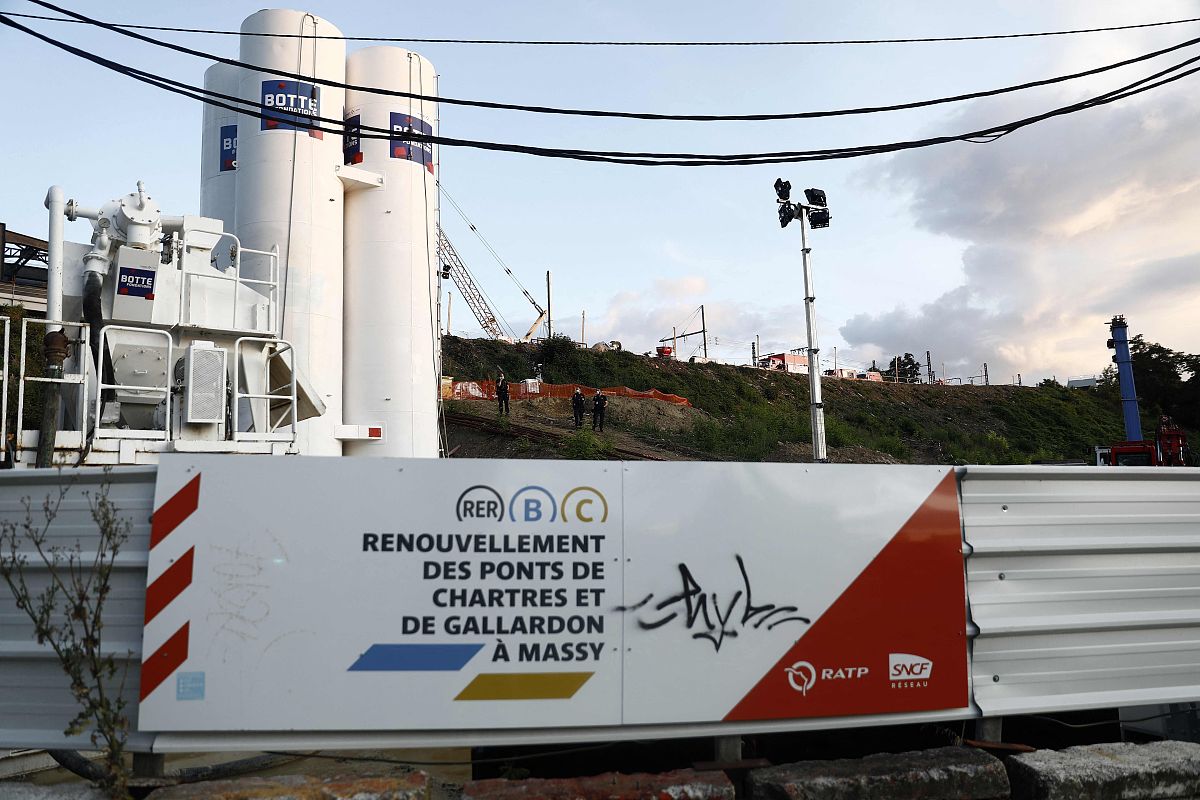 成都高铁专业学校招生标准用发