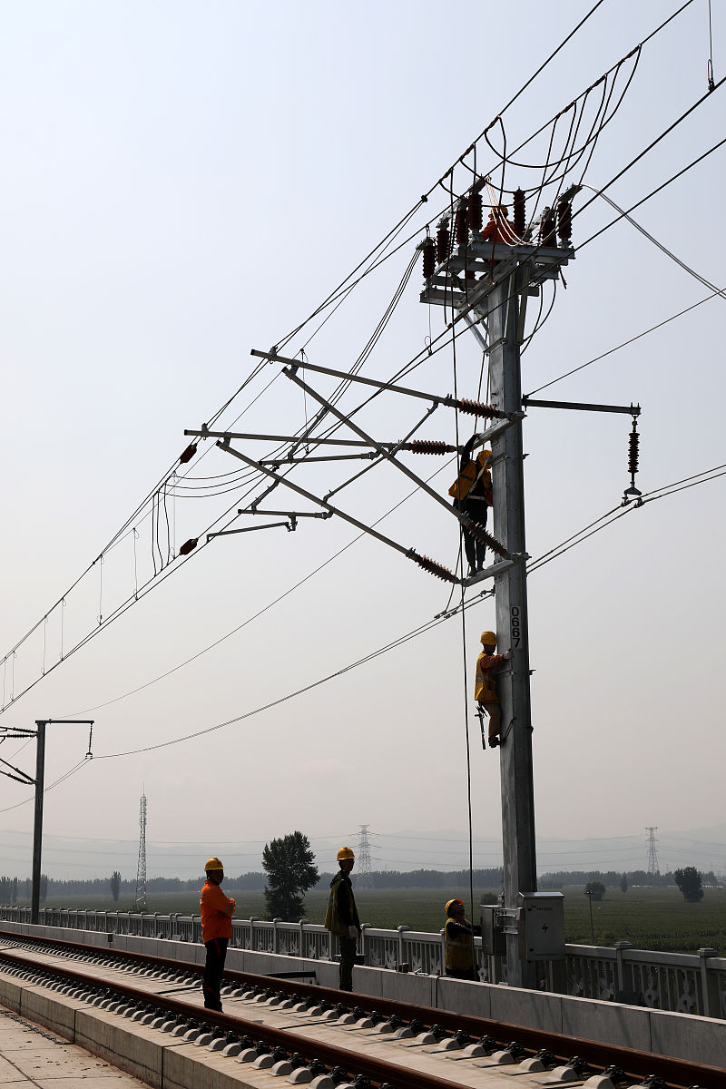 为何都去报读成都高铁学校