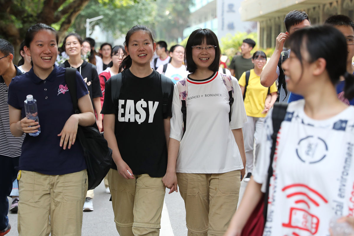 达州女生读高中好还是中专学校