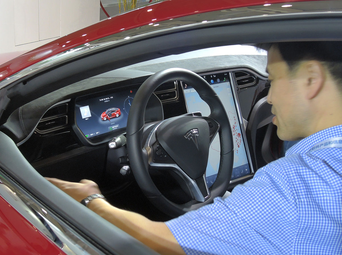 特斯拉电池车间质量检验员三年感悟：从巡检到返修，成长与展望