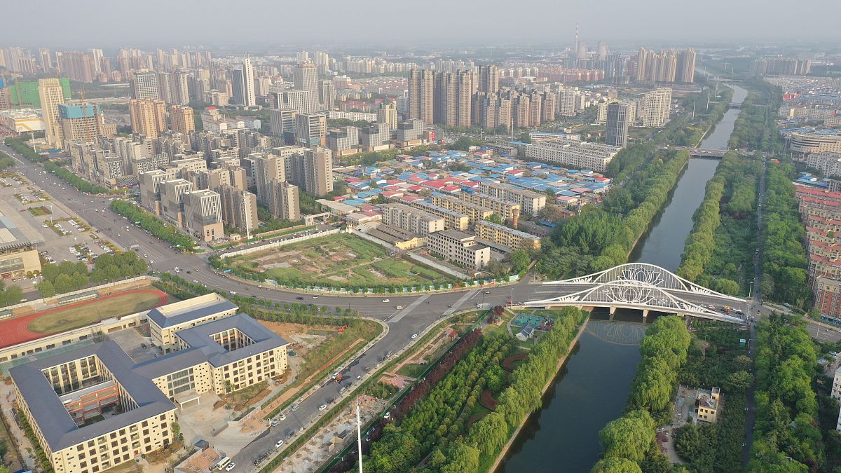 2020年4月26日,航拍河南许昌市区景观.