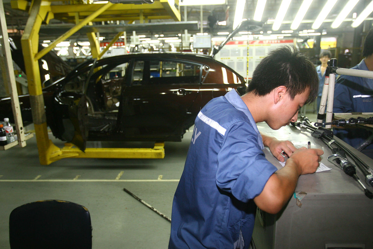 云南新西南技工学校汽车钣金与喷涂专业详解 - 2019年招生