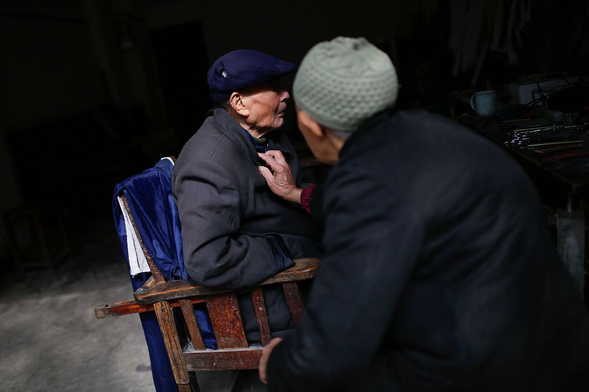 给你两个人物男主王硕女主沈思涵他们两个是青梅竹马请以他们两个的一生写一篇言情小说