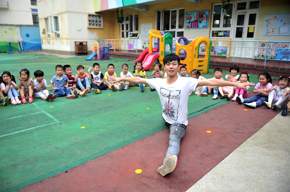 一名体育老师请给幼儿园的小孩子设计几个动作速度训练