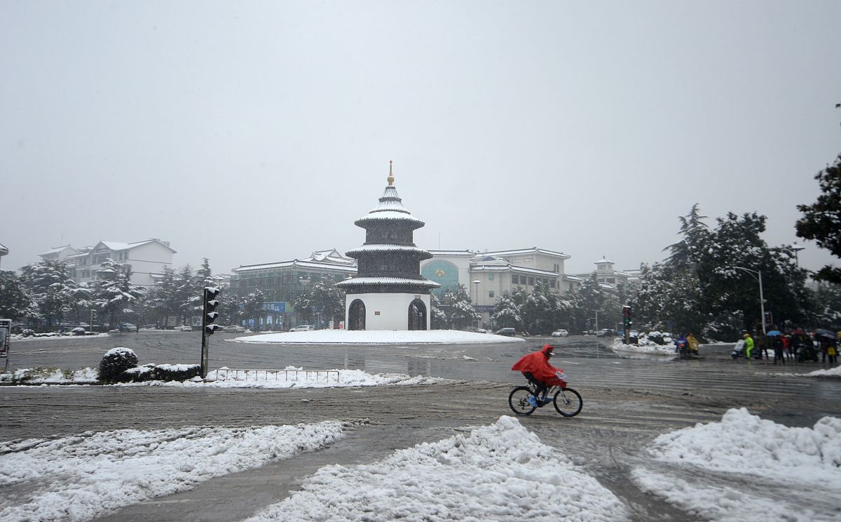 2023年扬州旅游商贸学校中考报名指南：时间、材料、流程全解析