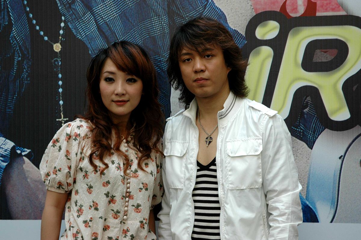 2007年3月30日,福州,成员重组后的爱乐团应音乐广播iradiofm91.3之邀,