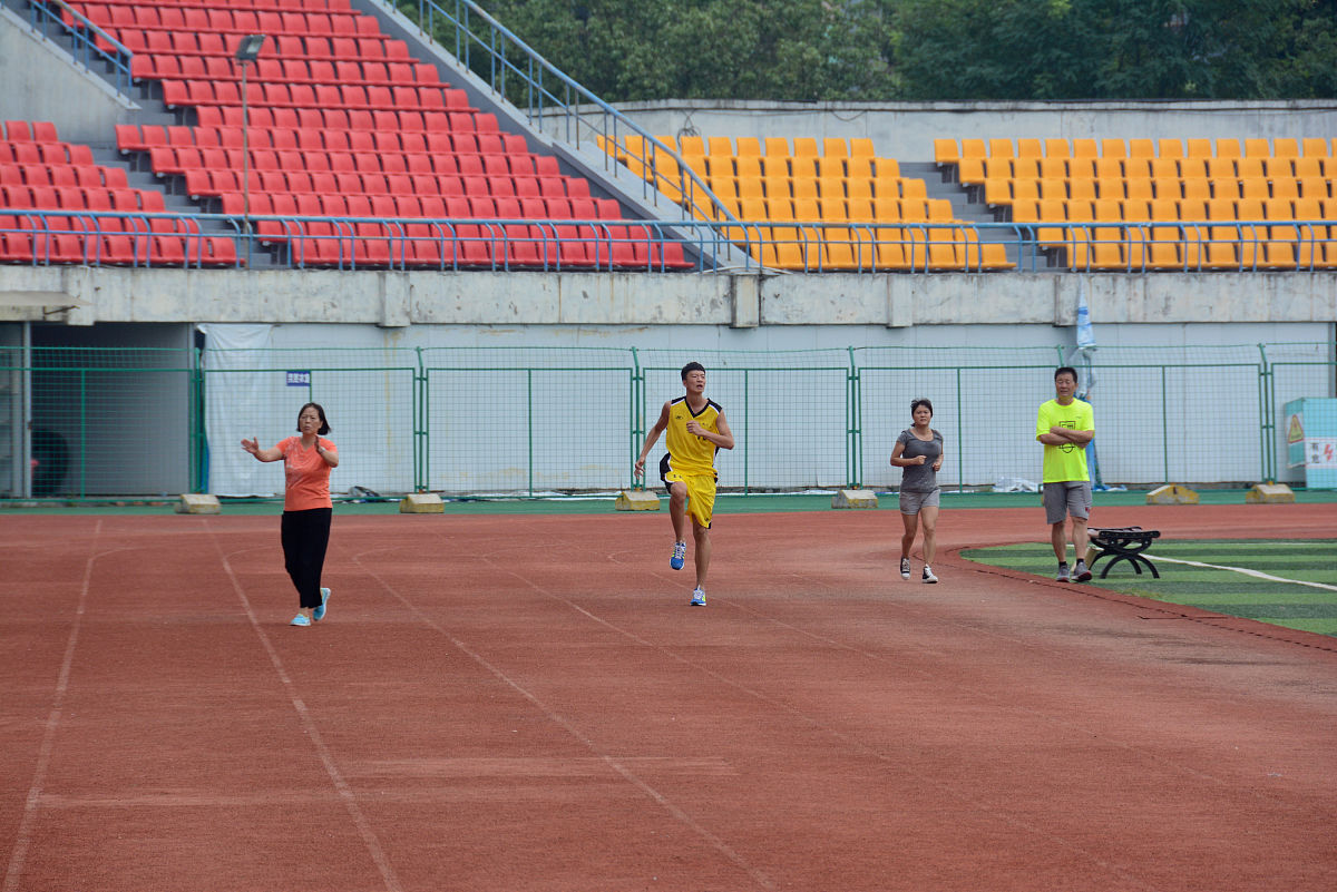 我心目中的理想体育教师：一位上体学子的成长感悟