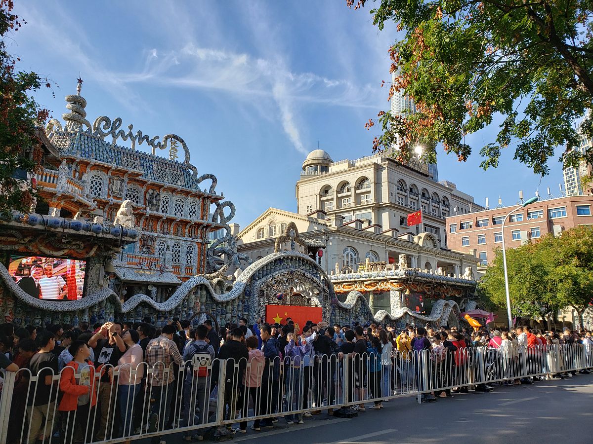 英国游客南京一周游：文化体验之旅