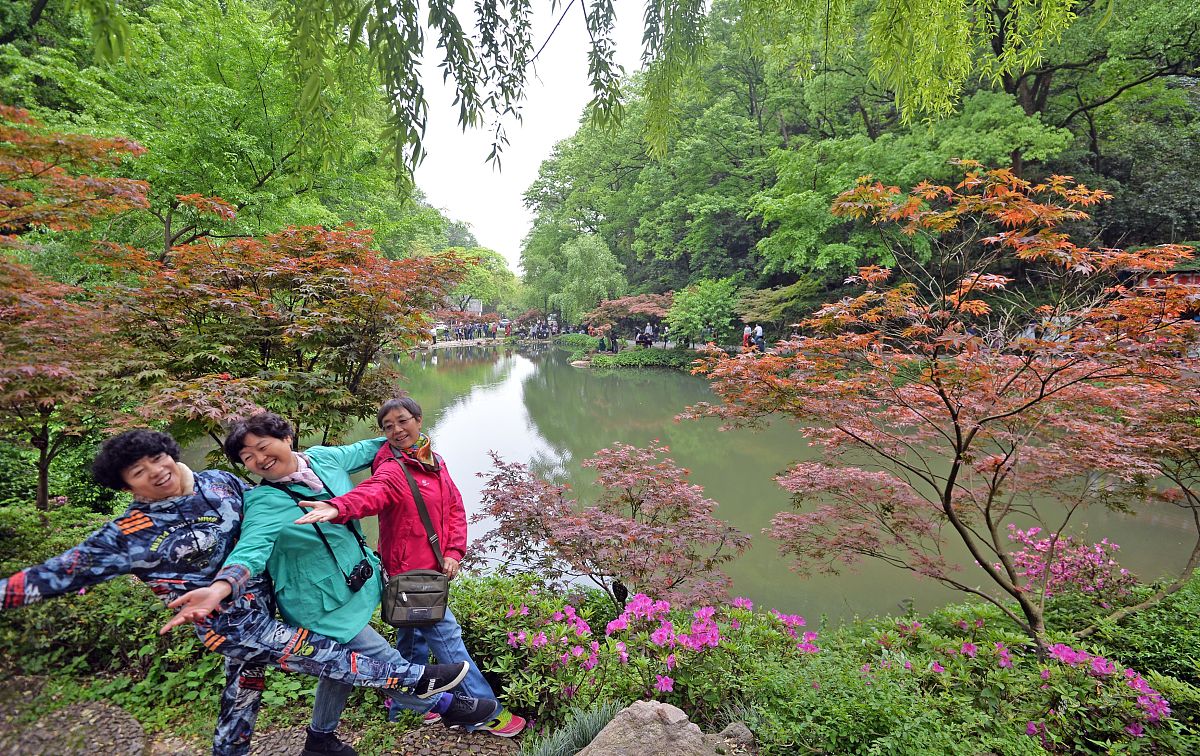 绯红之月 角色扮演游戏 - 自定义你的主角