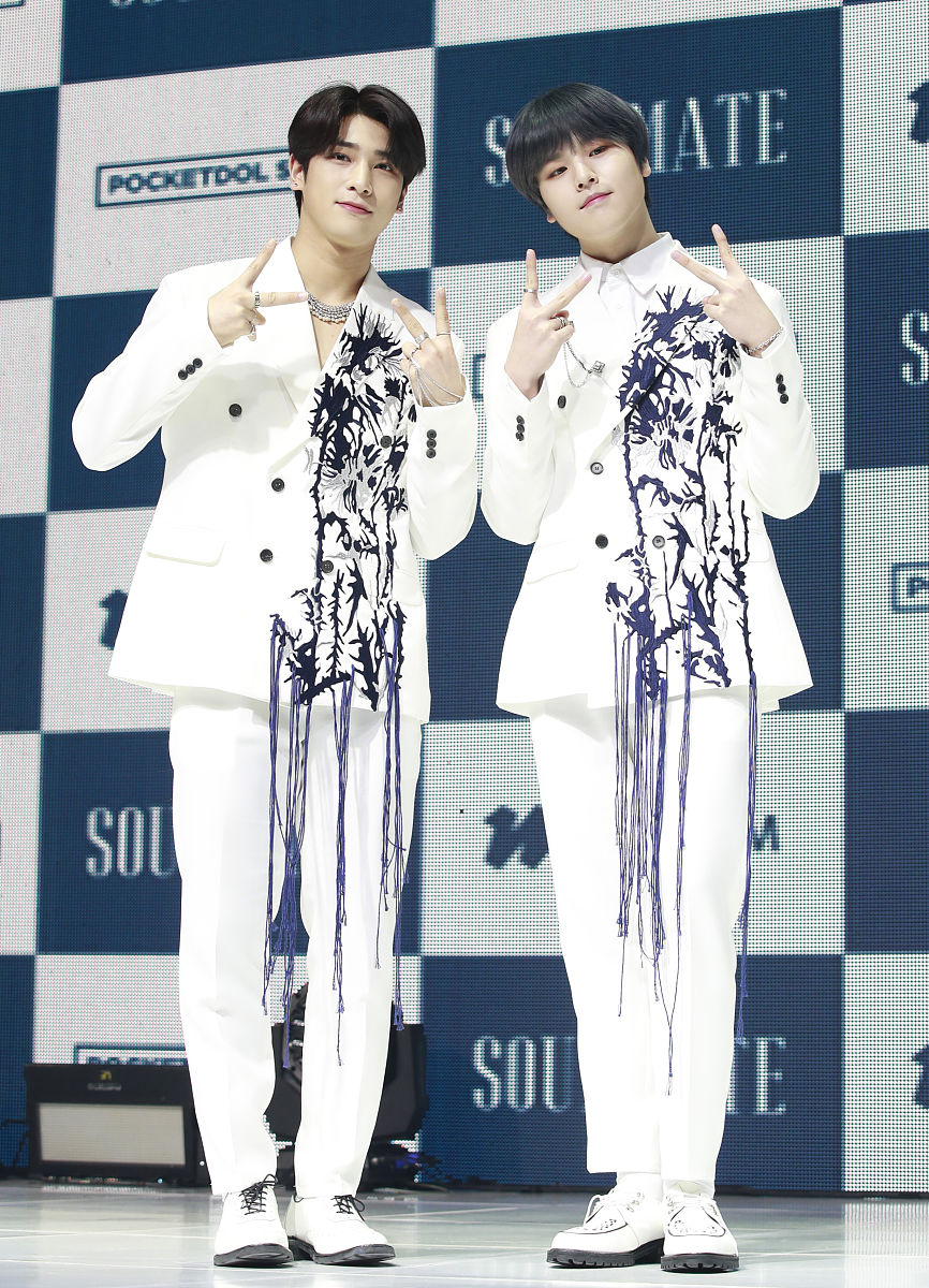 2020年4月21日,首尔,<strong>明星</strong>举行了h&d组合专辑《soulmate》的发布会.