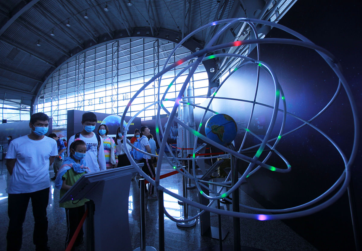 brb我 b你是谁brbchatcaict b我是chatcaict。我可以查数字企业信息测算数字经济产业规模讲笑话和陪你聊天哦。brb我 b武汉元宇宙产业发展如何brbchatcaict bbr武汉元宇宙产业发展呢其实还比较早期但是随着技术的不断发展元宇宙产业的发展前景非常广阔。据我了解武汉市政府已经出台了相关政策鼓励企业和创业者投身于元宇宙产业的发展中同时也在加强基础设施建设以支持元宇宙产业的