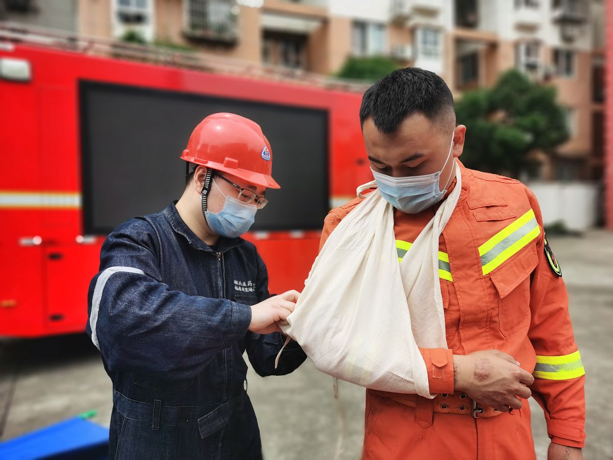 重庆三峡医药高等专科学校招生对象：高中毕业生及同等学力人员