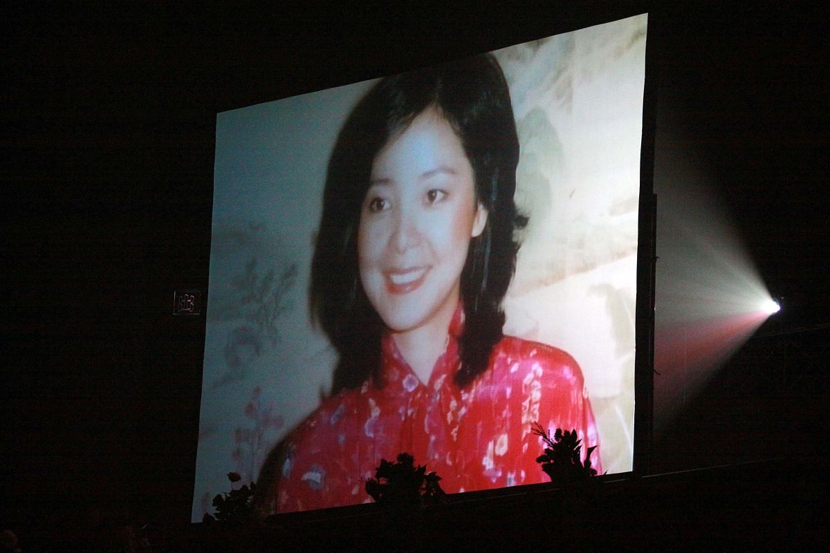 邓丽君歌曲与事迹赏析：华语流行音乐的传奇巨星