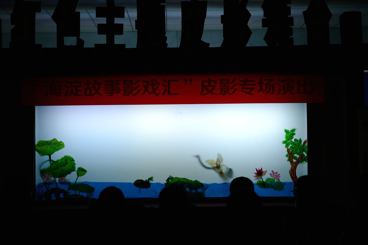 请用中文简要概括这篇文章不得少于180字世界遗产是指被联合国教科文组织和世界遗产委员会确认的人类罕见的、无法替代的财富是全人类公认的具有突出意义和普遍价值的文物古迹及自然景观。世界遗产包括世界文化遗产包含文化景观、世界自然遗产、世界文化与自然双重遗产三类。广义概念根据形态和性质世界遗产分为物质遗产文化遗产、自然遗产、文化和自然双重遗产和非物质文化遗产。自1985年加入《保护世界文化和自然遗产公约》