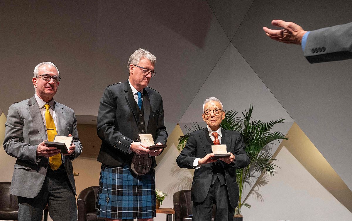 研究礼物经济的学者有哪些