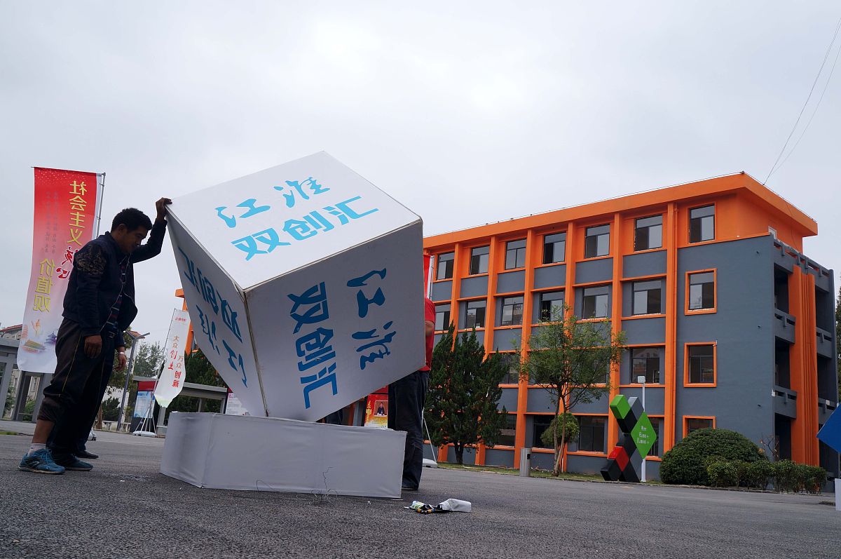 柳州职业技术学院通信技术专业就业方向：网络工程师、通信工程师等