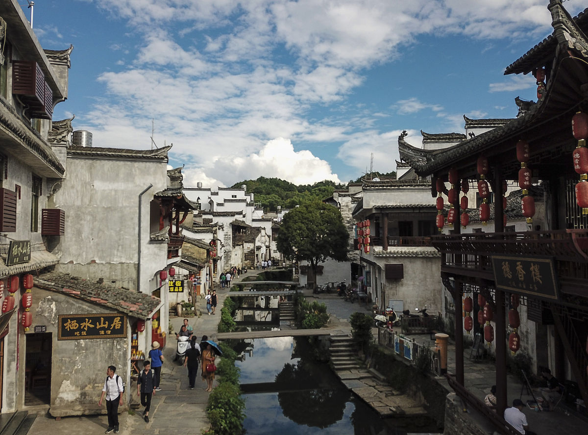 敦煌艺术旅游中等专业学校是什么办学层次的学校