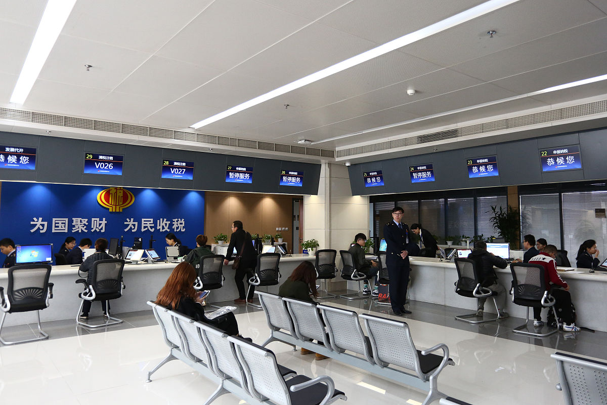 阐述：洞头公安机关最多跑一次改革要建立联审联办机制和特别服务通道2条1500字