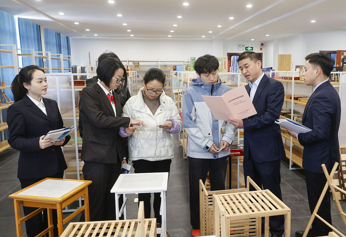 如何支持和扶持青年律师职业发展 - 实用建议