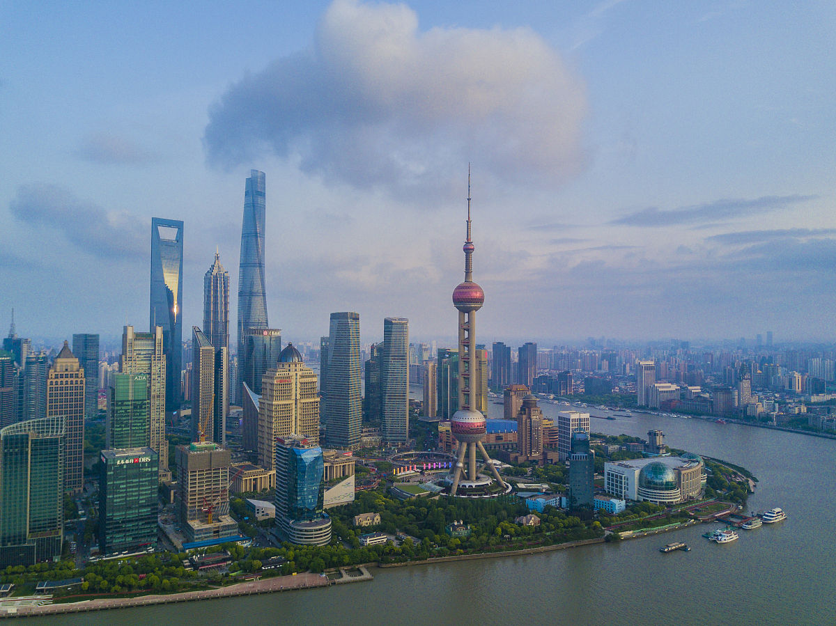 上海北外滩国际货运码头航拍俯瞰外滩陆家嘴