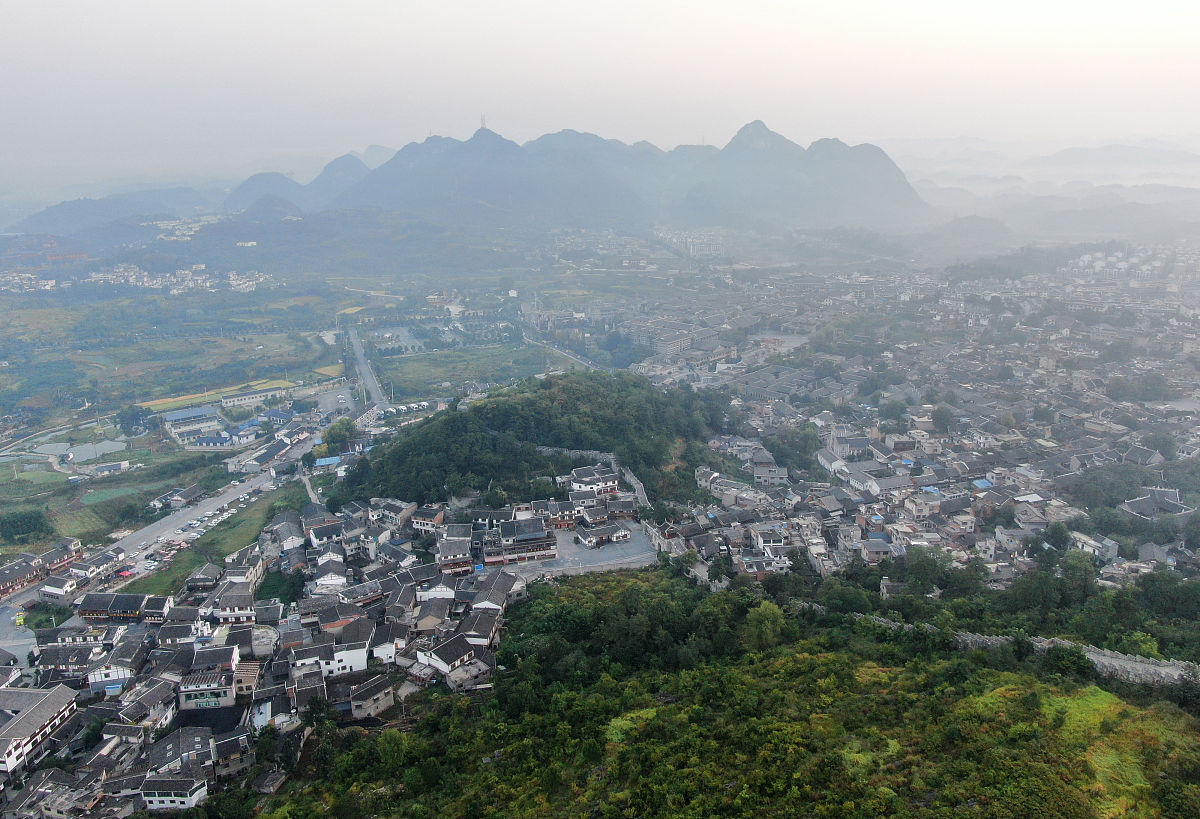 2020年9月2日,贵阳青岩古镇在晨曦中有种神秘的诱人的感觉.