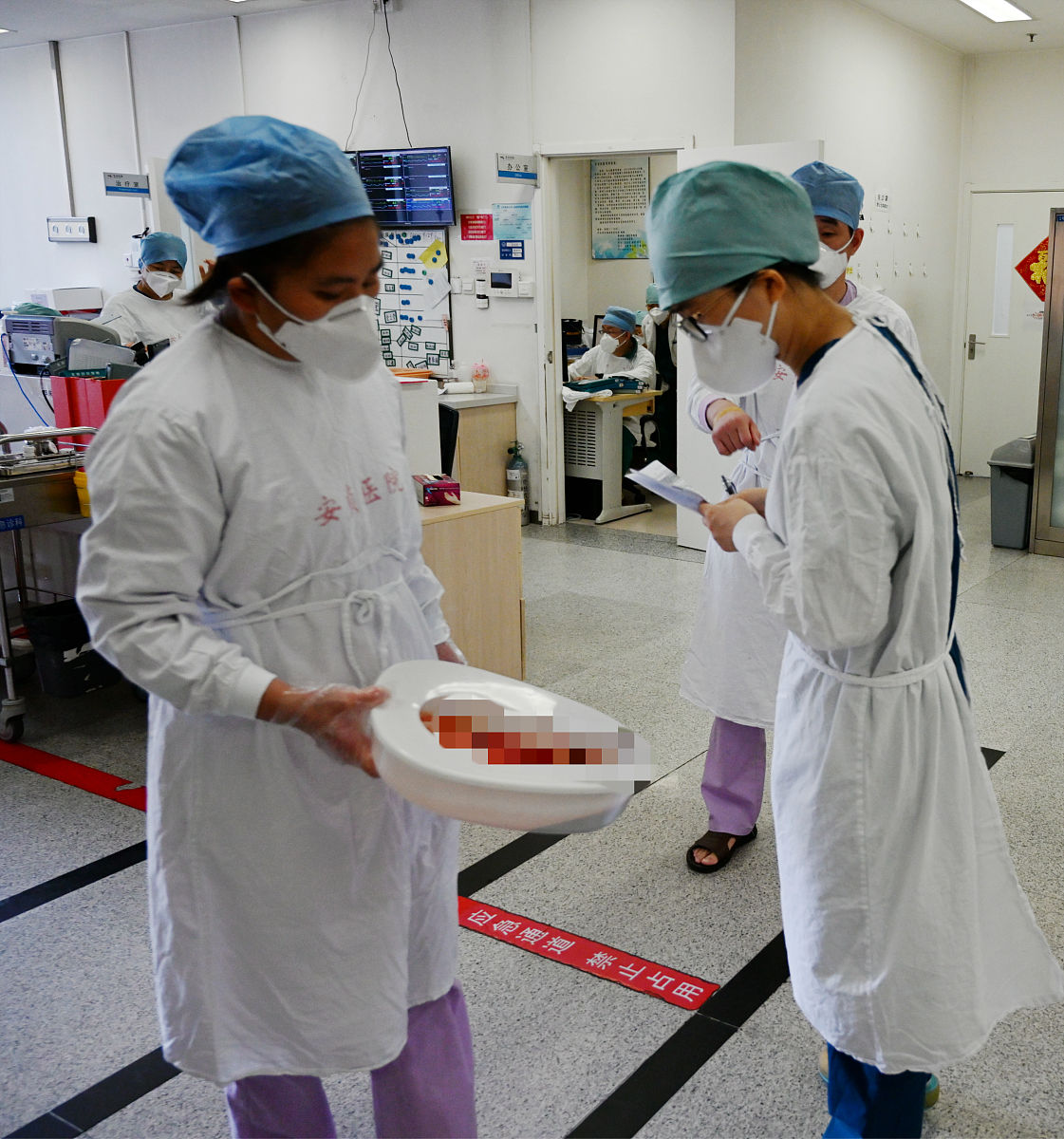 2020年9月9日,北京安贞医院急诊抢救室,每次病人大便的颜色出现异常护